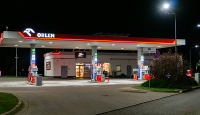 Egy orsz&aacute;gos k&uacute;th&aacute;l&oacute;zat korl&aacute;toz&aacute;st vezetett be az &aacute;rstopos &uuml;zemanyagra