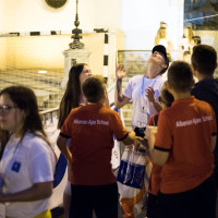 Elkergette az eső a fiatalokat a Kossuth térről - GALÉRIA