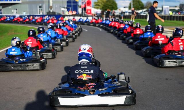 Verstappen 14 k&ouml;r alatt levad&aacute;szott 100 gokartost