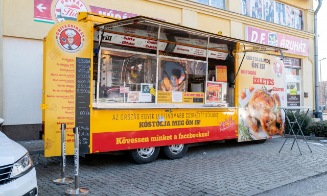 &Uacute;j helyen, &uacute;jdons&aacute;gokkal v&aacute;r benneteket Kaposv&aacute;r legjobb grillcsirk&eacute;se!