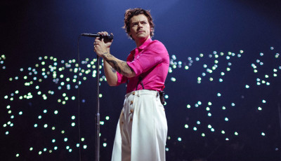 Harry Styles vil&aacute;gk&ouml;r&uuml;li turn&eacute;ra indul &uacute;j albuma előtt