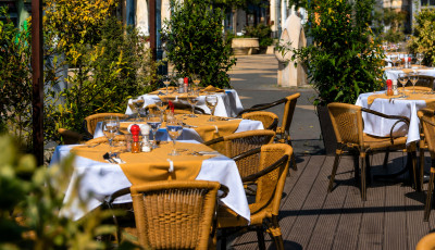 Grillterasz nyit&oacute;partyval ind&iacute;tja a nyarat a La Pergola