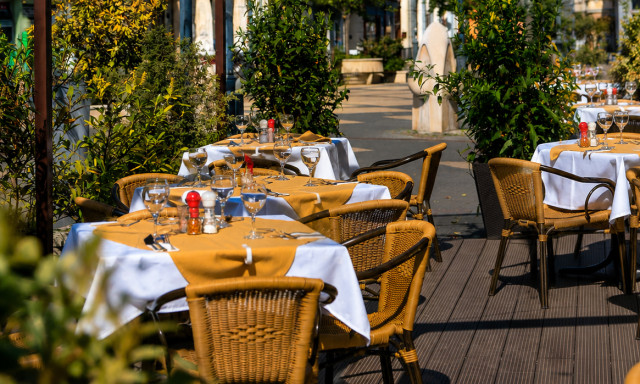 Grillterasz nyit&oacute;partyval ind&iacute;tja a nyarat a La Pergola