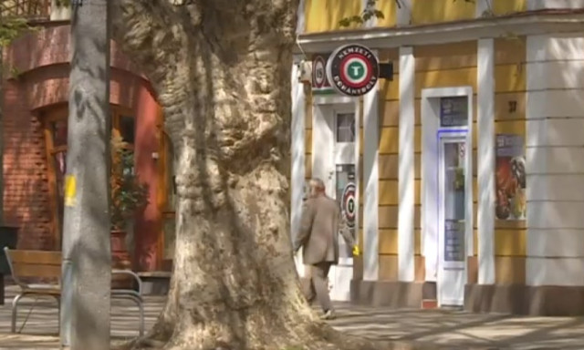 Nagyat&aacute;don be kellett tiltani az utcai iv&aacute;szatot