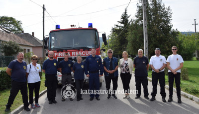 Hazat&eacute;rtek a K&Ouml;T&Eacute;L tagjai az &aacute;rv&iacute;z s&uacute;jtotta Kisoroszib&oacute;l