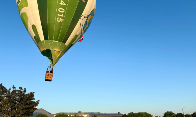 Egy ballon m&aacute;r szerda reggel felsz&aacute;llt Kaposv&aacute;ron