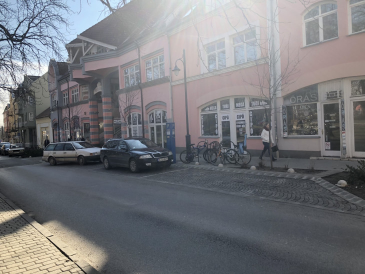 Turkálók örvendjetek! Újabb üzlet nyitott a belvárosban!