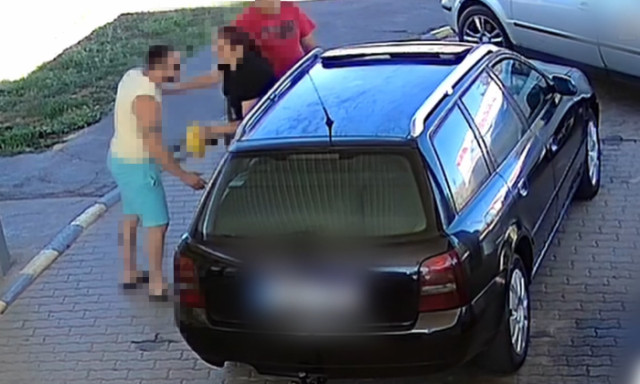 Benzink&uacute;ton pr&oacute;b&aacute;lt bossz&uacute;t &aacute;llni a testv&eacute;rp&aacute;r, majdnem rossz v&eacute;ge lett - VIDE&Oacute;