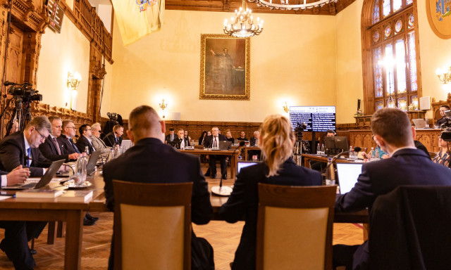 Mand&aacute;tumuk visszaad&aacute;s&aacute;ra sz&oacute;l&iacute;tottak fel k&eacute;t kaposv&aacute;ri ellenz&eacute;ki k&eacute;pviselőt