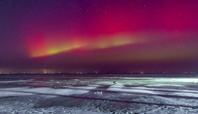 Soha nem l&aacute;tott sarki f&eacute;ny jelent meg a Balatonn&aacute;l - VIDE&Oacute;