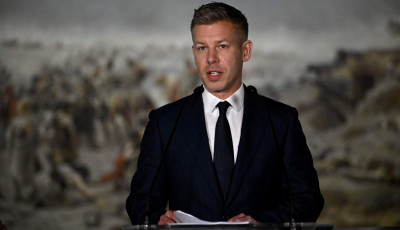 Magyar P&eacute;ter: a lek&ouml;sz&ouml;nő miniszterek nem kapj&aacute;k meg a t&ouml;bb t&iacute;zmilli&oacute;s v&eacute;gkiel&eacute;g&iacute;t&eacute;seket