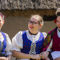 Na ezért nem hervadnak el a szennai lányok! Húsvéti forgatag KÉPGALÉRIA a skanzenből