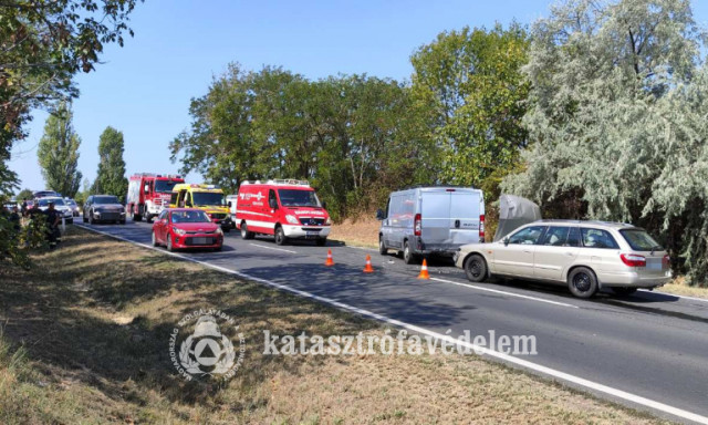 N&eacute;gyes karambol Si&oacute;fokon