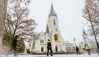 Rendezv&eacute;nyek maradnak el, m&uacute;zeumok, &uuml;zletek z&aacute;rnak be Kaposv&aacute;ron az extr&eacute;m időj&aacute;r&aacute;s miatt
