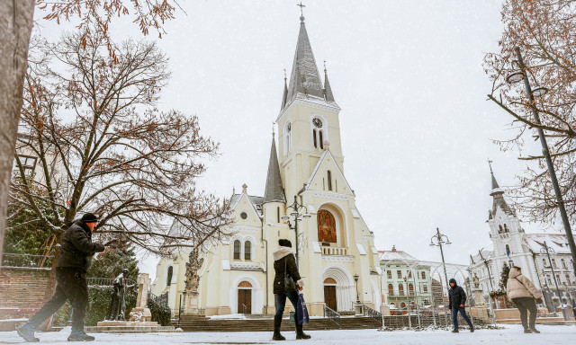 Rendezv&eacute;nyek maradnak el, m&uacute;zeumok, &uuml;zletek z&aacute;rnak be Kaposv&aacute;ron az extr&eacute;m időj&aacute;r&aacute;s miatt