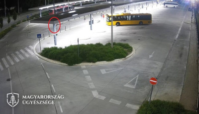 V&eacute;res rabl&aacute;s &eacute;s agresszi&oacute; Kaposv&aacute;ron: fiatal fi&uacute; terroriz&aacute;lta a j&aacute;r&oacute;kelőket