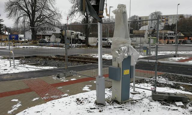 Kapost&uuml;skev&aacute;ri csom&oacute;pont - Gyalogosok elől tov&aacute;bbra is elz&aacute;rva