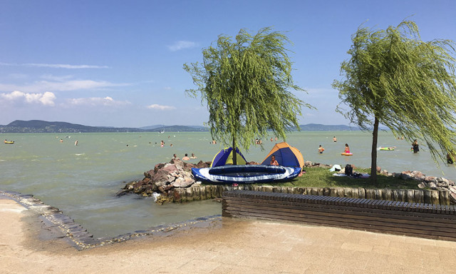 Meghalt egy f&eacute;rfi a fony&oacute;di strandon