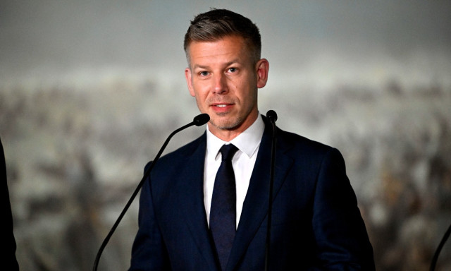 Magyar P&eacute;ter: A k&ouml;zszf&eacute;r&aacute;ban otthoni munkav&eacute;gz&eacute;st rendel&uuml;nk el h&eacute;tfőtől