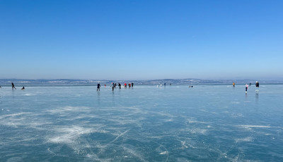 Ha nem strand, akkor jégpálya - Korikat elő, vár a téli Balaton