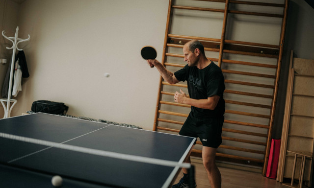 Ahol a pingpong t&ouml;bb mint j&aacute;t&eacute;k &ndash; Ilyen egy szem&eacute;lyi asztaltenisz edz&eacute;s Okos Bal&aacute;zzsal