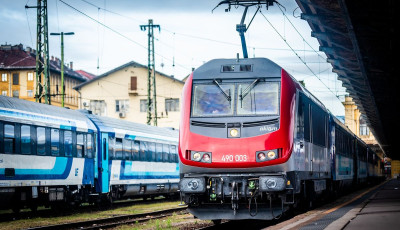 Jókorát emel mától a pótdíjak összegén a MÁV