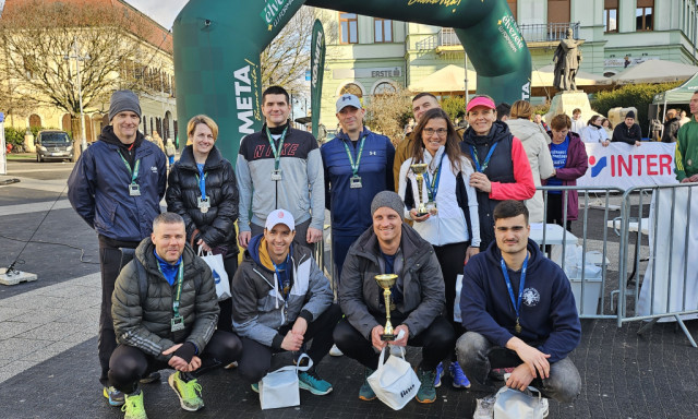 A L&aacute;nglovagok legyűrt&eacute;k Kaposv&aacute;r dombjait