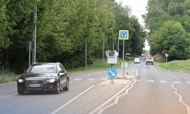 Kiker&uuml;lt a traffibox a Guba S&aacute;ndor utc&aacute;ba