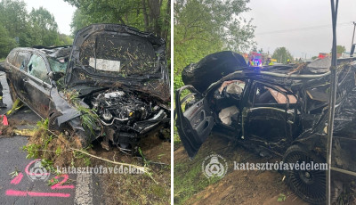 Kid&ouml;nt&ouml;tt k&eacute;t villanyoszlopot egy szem&eacute;lyaut&oacute; Kaposv&aacute;ron