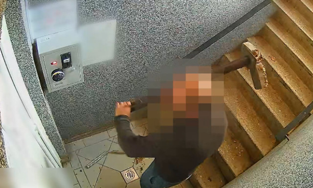 198-at vert r&aacute; egy kaposv&aacute;ri v&eacute;c&eacute;automat&aacute;ra, m&eacute;gsem jutott p&eacute;nzhez - VIDE&Oacute;