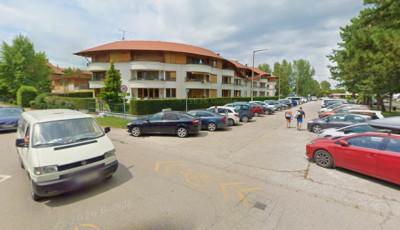 &Uacute;j parkol&aacute;si rend Balatonlell&eacute;n: a helyiek kedvezm&eacute;nyeket kapnak, a turist&aacute;knak dr&aacute;g&aacute;bb lehet a meg&aacute;ll&aacute;s
