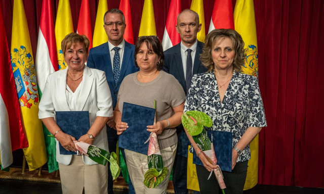 &Aacute;llami elismer&eacute;sek ut&aacute;n Kaposv&aacute;r is k&ouml;sz&ouml;nt&ouml;tte a MATE d&iacute;jazottjait