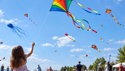 Pap&iacute;rs&aacute;rk&aacute;nyok lepik el az eget Zam&aacute;rdiban - H&aacute;romnapos fesztiv&aacute;l j&ouml;n a Balatonn&aacute;l