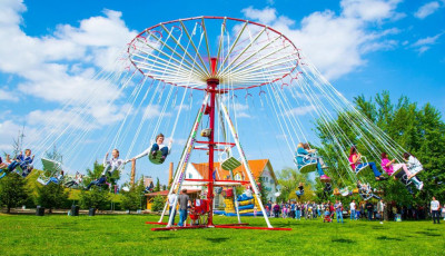 Id&eacute;n is lesz Csal&aacute;di Maj&aacute;lis Kaposv&aacute;ron &ndash; zene, j&aacute;t&eacute;k &eacute;s k&eacute;zműves &eacute;lm&eacute;nyek a V&aacute;rosligetben