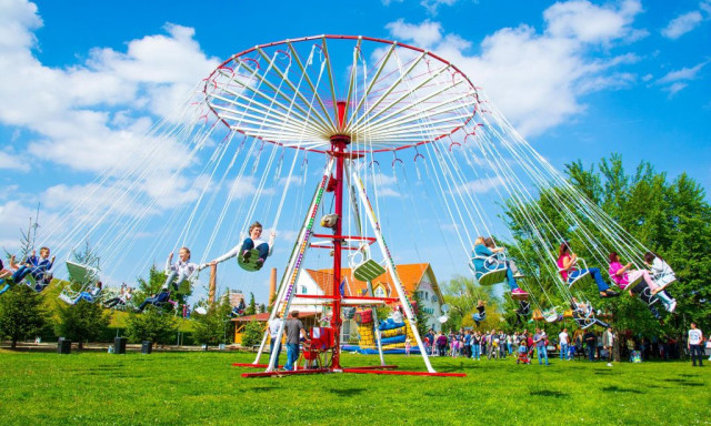 Id&eacute;n is lesz Csal&aacute;di Maj&aacute;lis Kaposv&aacute;ron &ndash; zene, j&aacute;t&eacute;k &eacute;s k&eacute;zműves &eacute;lm&eacute;nyek a V&aacute;rosligetben