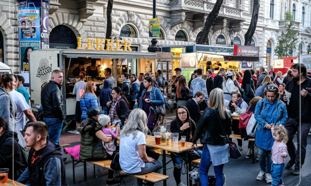 Kaposv&aacute;rra &eacute;rkezik ny&aacute;ron az orsz&aacute;g legnagyobb street food konvoja