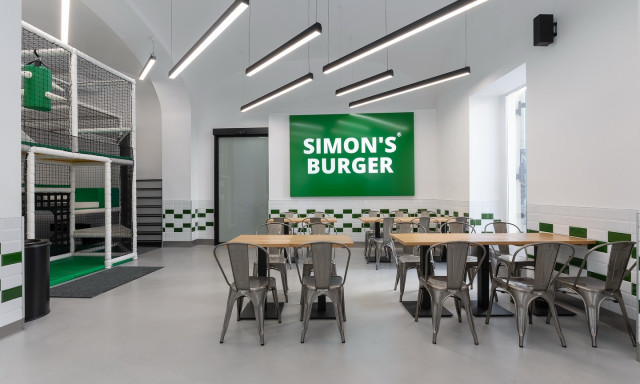 Kaposv&aacute;r is felker&uuml;lt a Simon&rsquo;s Burger &uacute;j helysz&iacute;neinek list&aacute;j&aacute;ra!