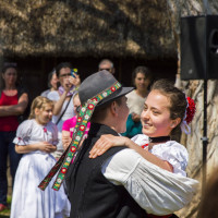Na ezért nem hervadnak el a szennai lányok! Húsvéti forgatag KÉPGALÉRIA a skanzenből