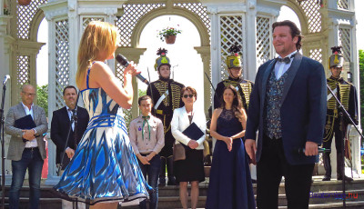 Operettdallamok a Balaton partj&aacute;n - ingyenes estek Si&oacute;fokon