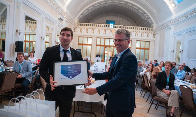 G&eacute;p&eacute;szes tan&aacute;r lett az &Eacute;v Informatikatan&aacute;ra Somogyban