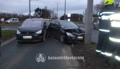 H&aacute;rmas karambol a 610-es fő&uacute;ton