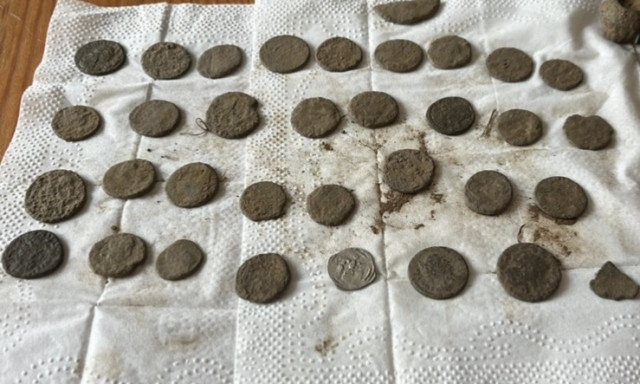 32 darab r&oacute;mai kori &eacute;rm&eacute;t tal&aacute;lt egy Si&oacute;fokhoz k&ouml;zeli telep&uuml;l&eacute;sen, lop&aacute;s miatt kell felelnie