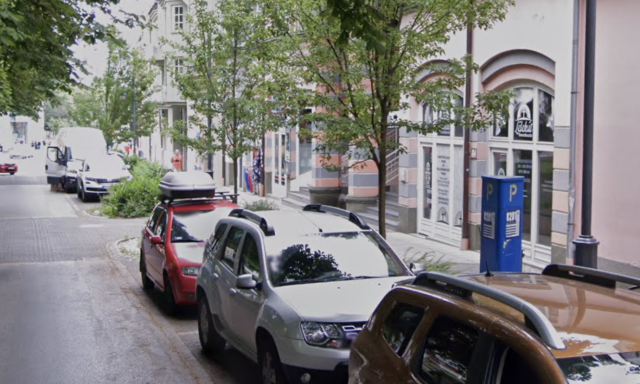 Ad&oacute;t nem, a parkol&aacute;st az&eacute;rt csak megemelte a k&ouml;zgyűl&eacute;s