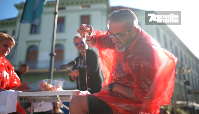 Tojástörésben veretlen a Kossuth téren, viszont pezsgősüveg már repült itt felé - Rákóczi Ferivel beszélgettünk - VIDEÓ