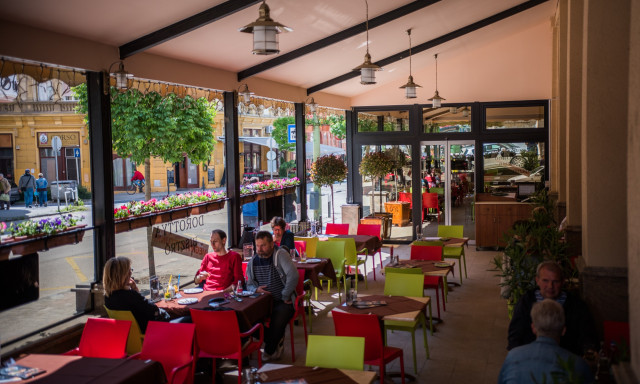 Fel&eacute;bredt t&eacute;li &aacute;lm&aacute;b&oacute;l a M&eacute;zes Mack&oacute;!