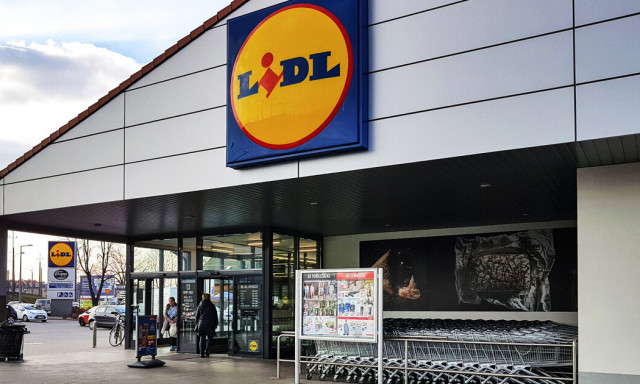 Nehogy egyetek belőle! - Szalmonella miatt visszah&iacute;vj&aacute;k a Lidl egyik kolb&aacute;sz&aacute;t