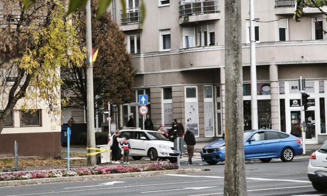 Napok &oacute;ta nem műk&ouml;dnek a jelzől&aacute;mp&aacute;k a Berzsenyiben, baleset is t&ouml;rt&eacute;nt vas&aacute;rnap