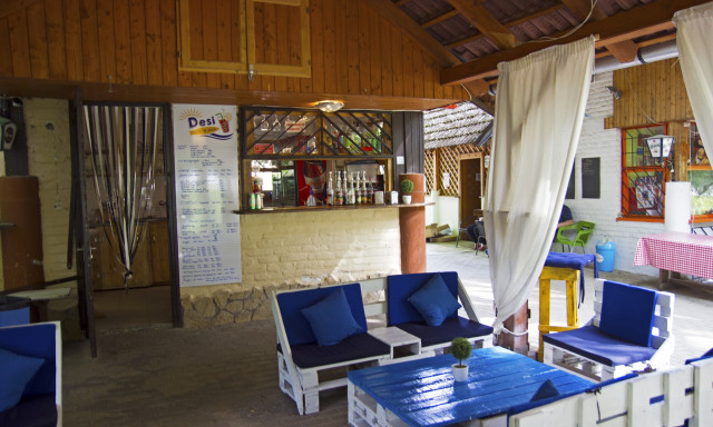 &Uacute;jra kinyitotta kapuit a Deseda &uuml;dv&ouml;sk&eacute;je - Megn&eacute;zt&uuml;k id&eacute;n milyen a Desi Beach Bar
