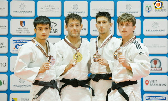 Arany&eacute;remmel t&eacute;rt haza a kaposv&aacute;ri Naji D&aacute;vid a szarajev&oacute;i vil&aacute;gkup&aacute;r&oacute;l