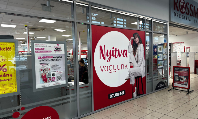 &Uacute;jranyitott a Rossmann a  Petőfi utc&aacute;ban